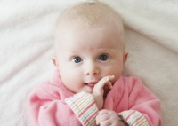 天再熱 也別給小寶寶剃光頭