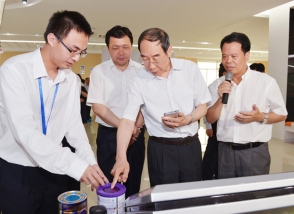 中央領導一行蒞臨明一指導考察