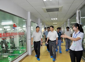 工業和信息化部中小企業局副局長許科敏一行蒞臨明一國際考察