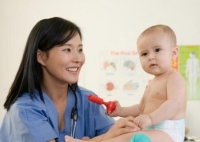 多與寶寶說話交流 