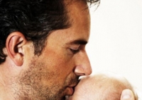 早產兒是由什么原因引起的？